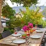 Villa Stunning In With Pool And Sea Vistas *
