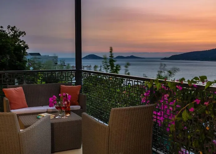Stunning In With Pool And Sea Vistas * كالكان