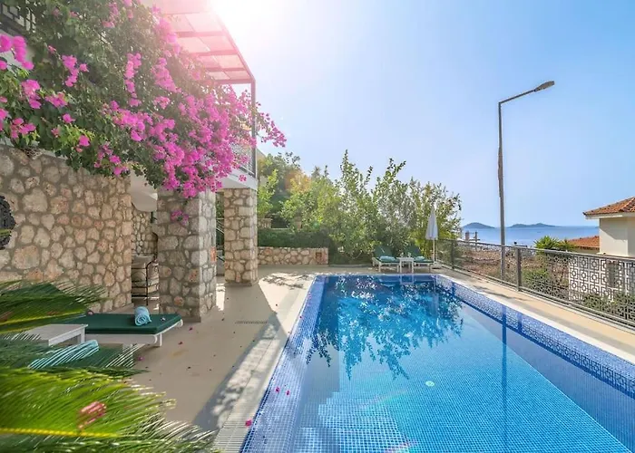 Stunning In With Pool And Sea Vistas فيلة