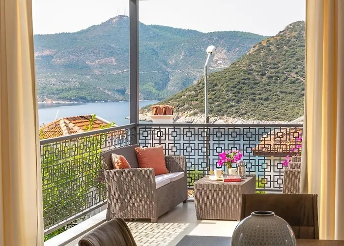 Stunning In With Pool And Sea Vistas كالكان