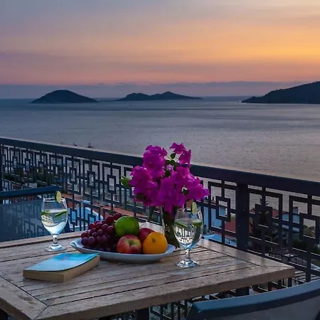 Stunning In With Pool And Sea Vistas Villa
